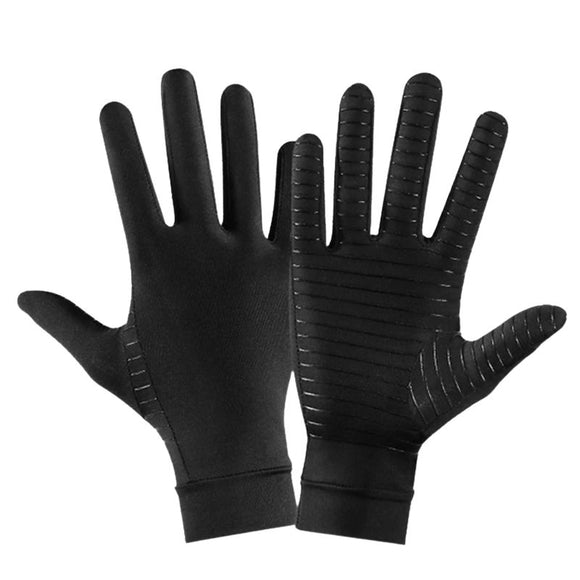 Gants thermiques imperméables et coupe-vent sur fond blanc