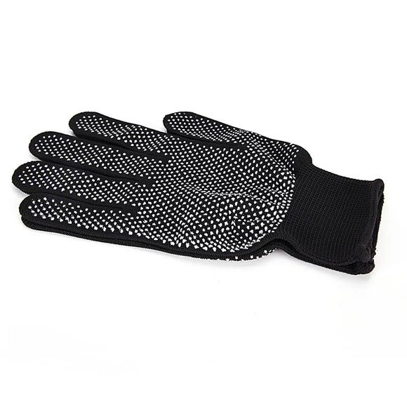 Gants thermiques noirs avec perles pour coiffure sur fond blanc